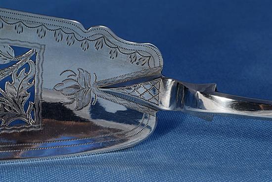 An early Victorian provincial silver fiddle pattern fish slice, Length 11 ¾”/300mm Weight 5.5oz/154grms.